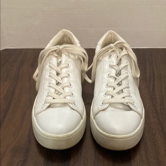 Steve Madden Bertie White Sneakers Classic Low-Top Design Platform - Picture 3 of 14